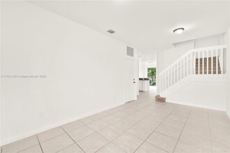 580 NE 21st Terrace in Homestead, FL - Building Photo - Building Photo