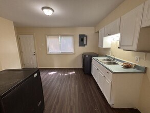 14824 Myola Ave in Warren, MI - Building Photo - Building Photo