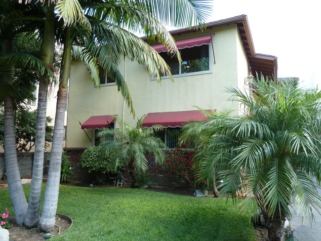 457 Oak St, Unit D in Glendale, CA - Foto de edificio - Building Photo