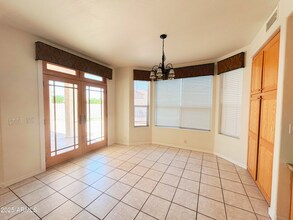 3213 E Desert Flower Ln in Phoenix, AZ - Building Photo - Building Photo