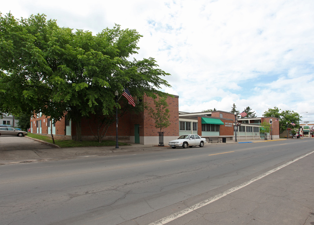 First Avenue Apartments in Hibbing, MN - Building Photo