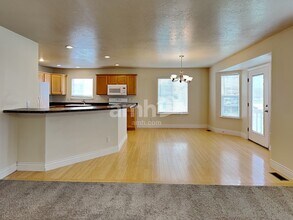 10766 N Cypress in Cedar Hills, UT - Building Photo - Building Photo