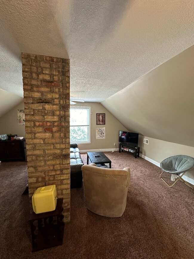 214 8th Ave NE in Minneapolis, MN - Building Photo - Building Photo