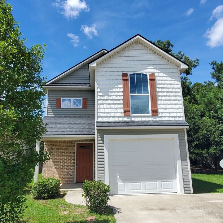 4638 Sara Rd in Valdosta, GA - Building Photo