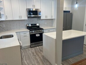 33 Morris Ave in Summit, NJ - Building Photo - Building Photo