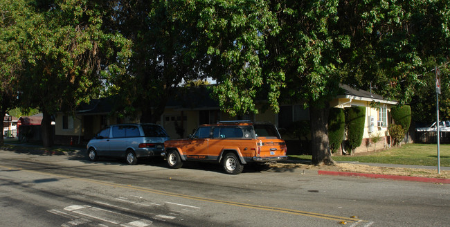 441-445 E Humboldt St in San Jose, CA - Building Photo - Building Photo