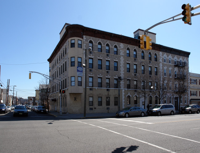 Renaissance in Bayonne, NJ - Building Photo - Building Photo