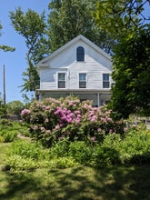 85 Beech St, Unit 85 Beech St 2nd floor in Holyoke, MA - Building Photo - Building Photo