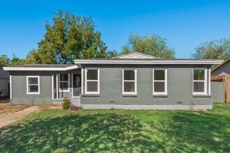 3415 Crites St in Richland Hills, TX - Foto de edificio - Building Photo