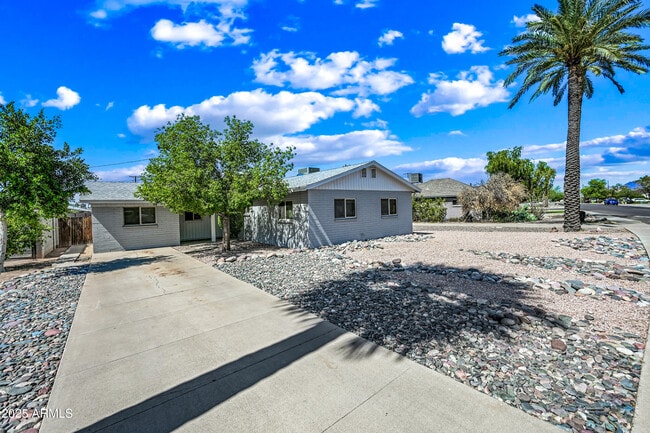 property at 1212 West Campbell Ave