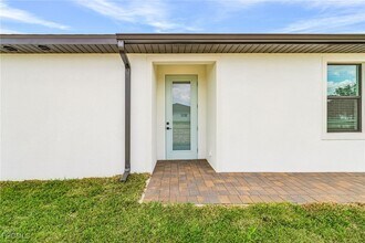3222 SW 15th Ave in Cape Coral, FL - Building Photo - Building Photo