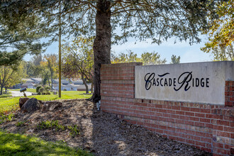 Cascade Ridge Apartments in Jackson, MI - Foto de edificio - Building Photo