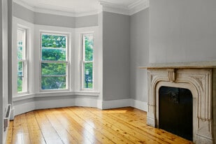 163 Trenton St, Unit 2 in Boston, MA - Building Photo
