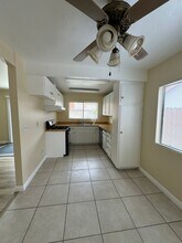 812-818 E Fairway Dr in Orange, CA - Building Photo - Building Photo