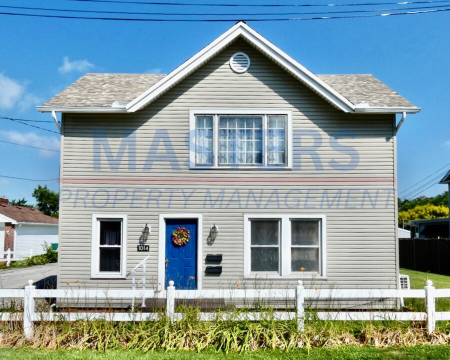 1014 Dixie Hwy in Rossford, OH - Building Photo