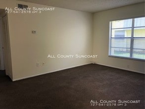 7601 35th St N-Unit -B in Pinellas Park, FL - Foto de edificio - Building Photo