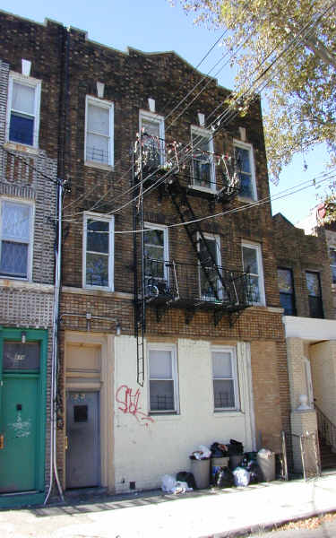 676 New Jersey Ave in Brooklyn, NY - Foto de edificio