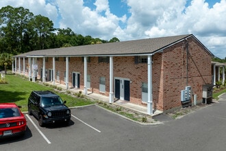 Lake Park Colonial in Jacksonville, FL - Foto de edificio - Building Photo