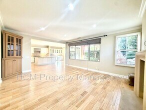 52 Honeyrose in Irvine, CA - Building Photo - Building Photo
