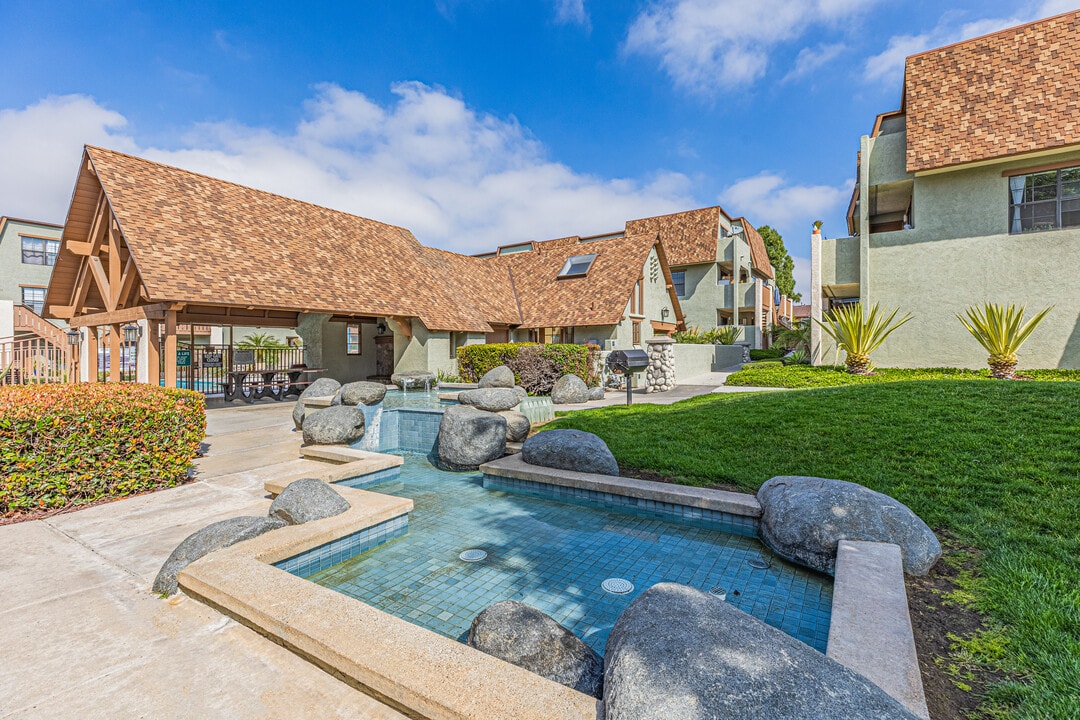 Alva Gardens in Chula Vista, CA - Building Photo