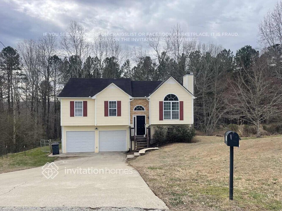128 Megan Way in Dallas, GA - Building Photo