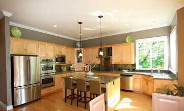 Live the Dream in Kirkland! Luxurious Home For Rent in Kirkland, WA - Building Photo - Building Photo