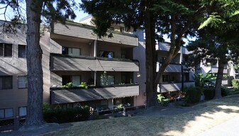 Yorkshire Apartments in Vancouver, BC - Building Photo