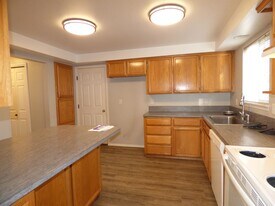 4250 Terraza Ct NE in Salem, OR - Building Photo