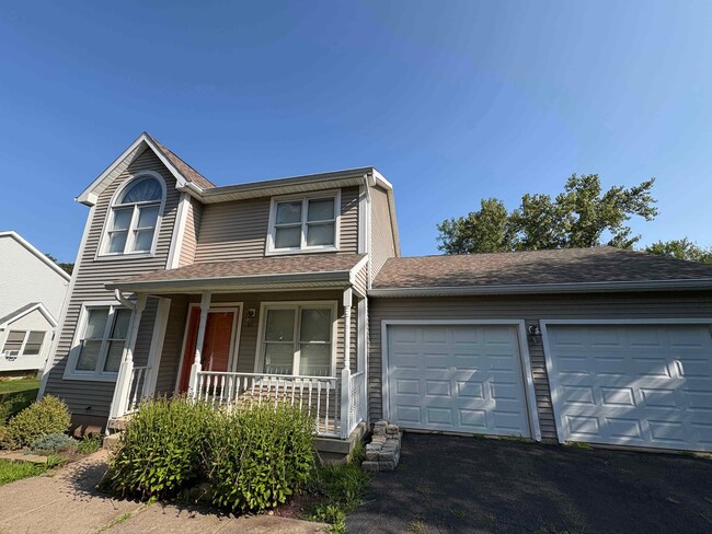 43 Walek Farms Rd in Manchester, CT - Building Photo - Building Photo