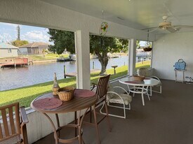 4527 SE 6th Pl in Cape Coral, FL - Building Photo