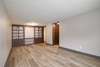 The Rockdale Apartments in Boardman, OH - Building Photo - Interior Photo