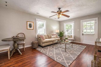 1591 Belmar Dr in Louisville, KY - Building Photo - Building Photo