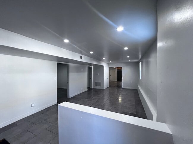 1037 Peralta St in Oakland, CA - Foto de edificio - Building Photo