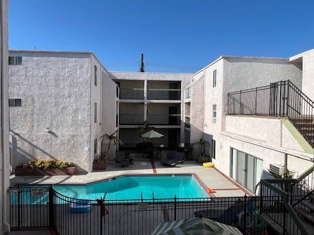 409 Burchett St, Unit #205 in Glendale, CA - Foto de edificio - Building Photo