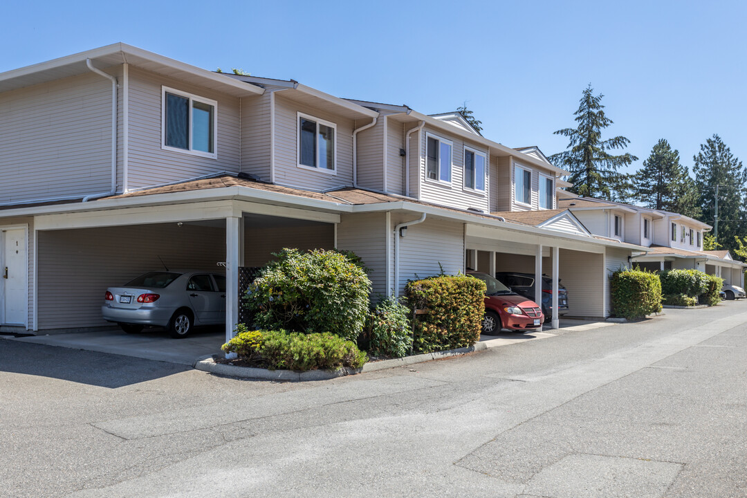10051 155 St in Surrey, BC - Building Photo