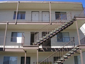 5020 Wightman St. in San Diego, CA - Foto de edificio - Building Photo