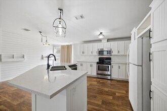 25361 Bluff View Ct in Magnolia, TX - Building Photo - Building Photo