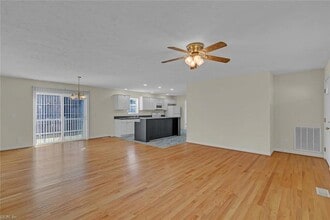 9469 Glass Rd, Unit 01-0105 in Hayes, VA - Building Photo - Building Photo