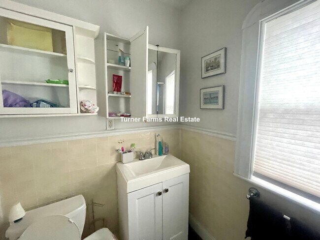 33 Teele Ave in Somerville, MA - Building Photo - Building Photo