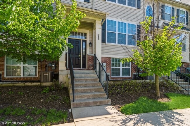 69 Melrose Ct in South Elgin, IL - Building Photo - Building Photo