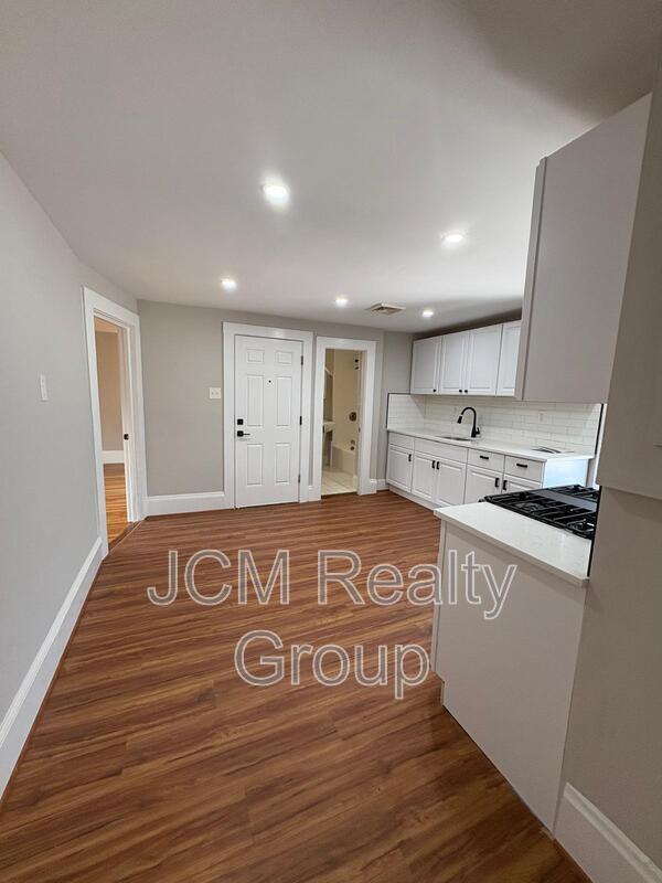 4 Milton St in Lynn, MA - Building Photo - Building Photo