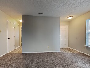 2022 Dutch Elm Dr in Indianapolis, IN - Building Photo - Building Photo