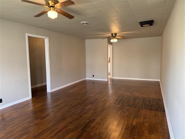 207 SW 7th St in Bentonville, AR - Building Photo - Building Photo