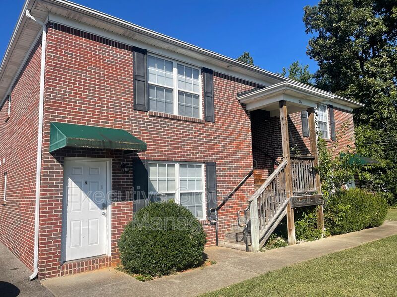 115 Kenilworth Ct in Radcliff, KY - Building Photo