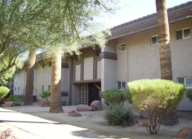 McKinley Court Apartments in Phoenix, AZ - Foto de edificio - Building Photo