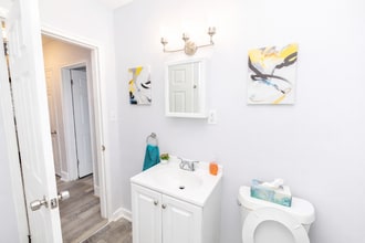 1409 E Waters Ave in Tampa, FL - Building Photo - Building Photo