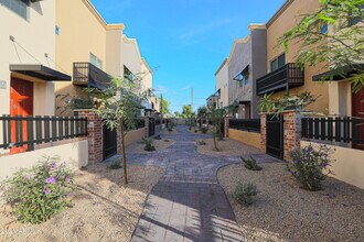 1406 W Main St in Mesa, AZ - Building Photo - Building Photo