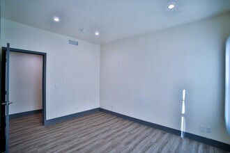 3015 Virginia Rd in Los Angeles, CA - Building Photo - Building Photo