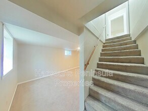 1011 N Rainier Ave in Bremerton, WA - Building Photo - Building Photo