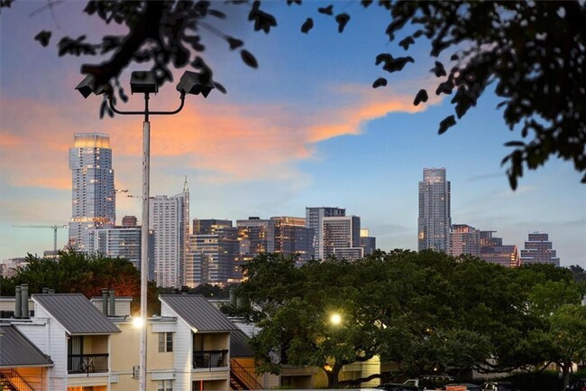 1214 Barton Hills Dr in Austin, TX - Building Photo - Building Photo
